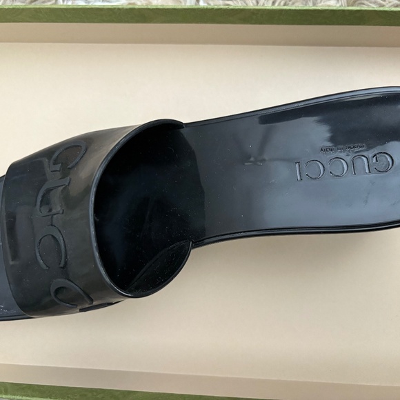 Gucci rubber sandal - Picture 1 of 3